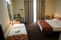 Szabad háromágyas hotelszoba Siófokon a CE Plaza Hotelben a Balatonnál Szabad háromágyas hotelszoba Siófokon a CE Plaza Hotelben a Balatonnál