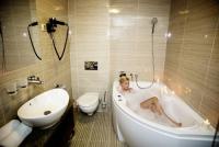 Grand Hotel Glorius**** fürdőszobája Makón a Hagymatikum közelében