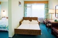 Hotel Szieszta családi szobája 2 felnőtt 2 gyerek részére, panorámás erkélyes szobában, Sopronban Hotel Szieszta családi szobája 2 felnőtt 2 gyerek részére, panorámás erkélyes szobában, Sopronban