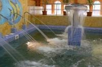 Hotel Termálkristály**** termál medencéje gyógyvízzel Hotel Termálkristály**** termál medencéje gyógyvízzel
